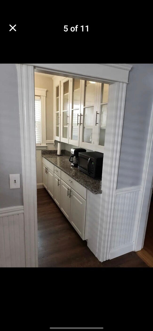 Building Photo - 74 Pembroke Ave