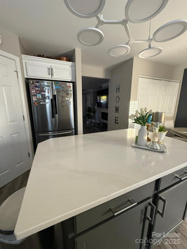 Building Photo - 18506 Oakhurst Blvd