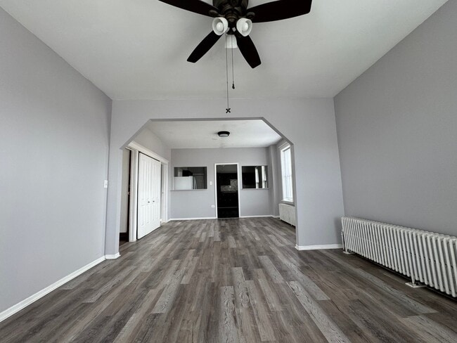 Building Photo - 3020 S Laramie Ave
