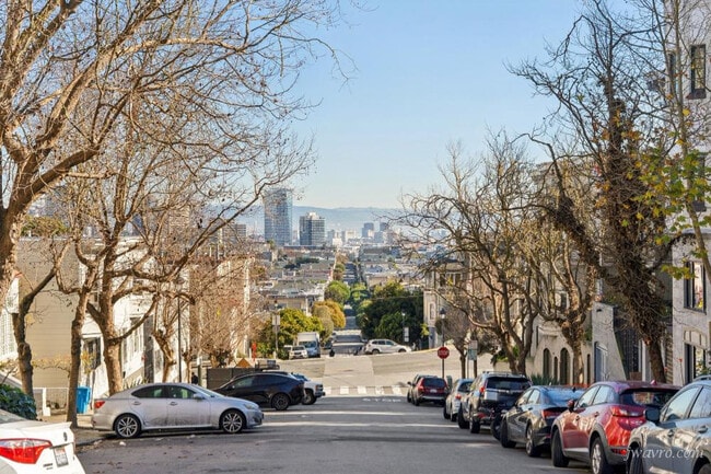 Building Photo - 860 Waller St