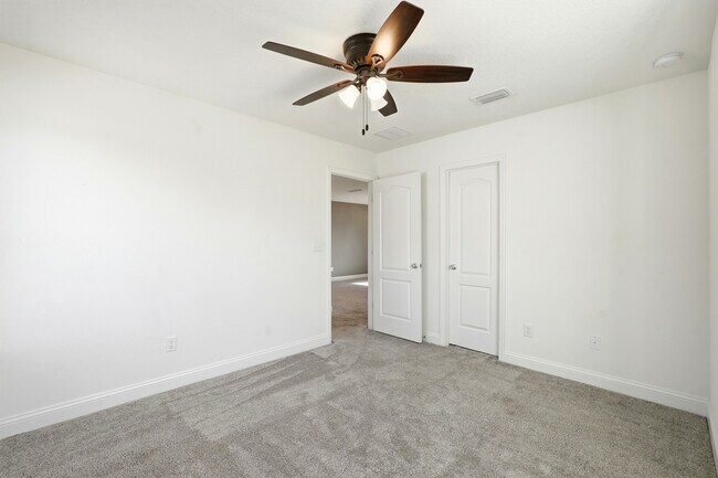 Building Photo - 216 Santorini Ct