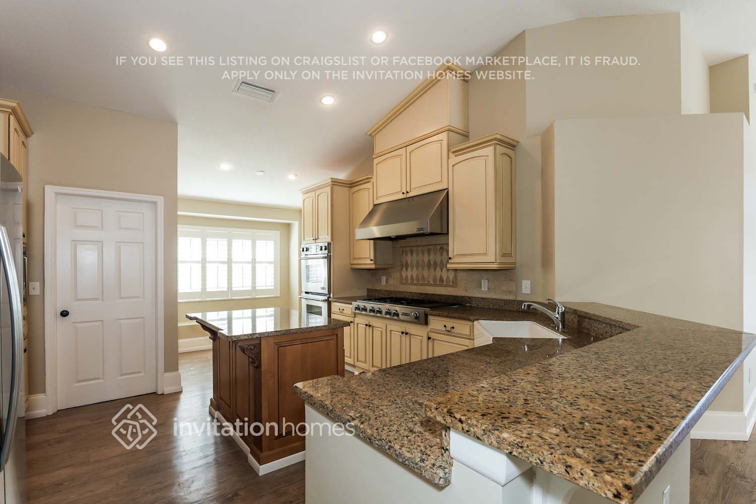 Building Photo - 17652 Nathans Dr