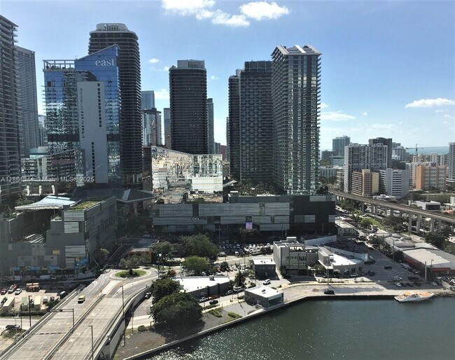 Building Photo - 350 S Miami Ave