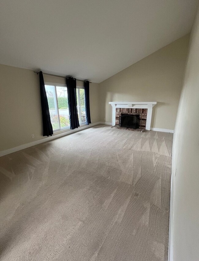 Building Photo - Eastside Single-Story Home with Updates & Private Yard