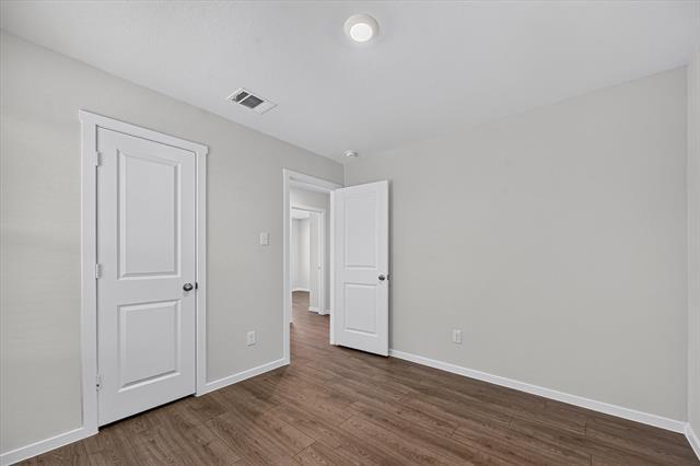 Building Photo - 503 Red Dr
