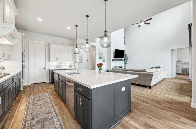 Building Photo - 2119 Parker Grove Dr
