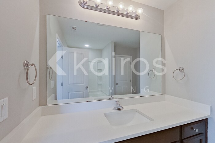 Building Photo - 18 Carrollton Dr