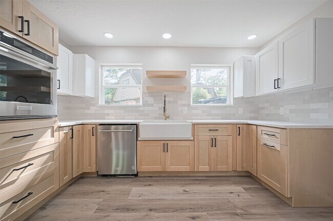 Building Photo - 3 Roserush Ct