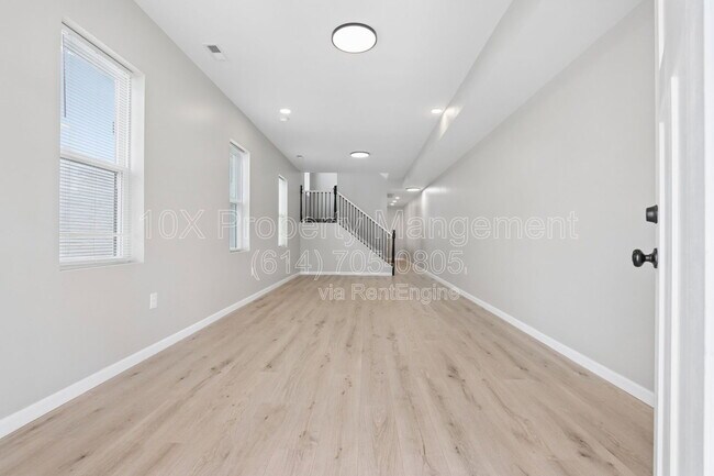 Building Photo - 1209 E Whittier St