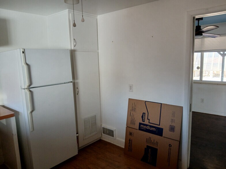 kitchen - 6275 W 42nd Ave