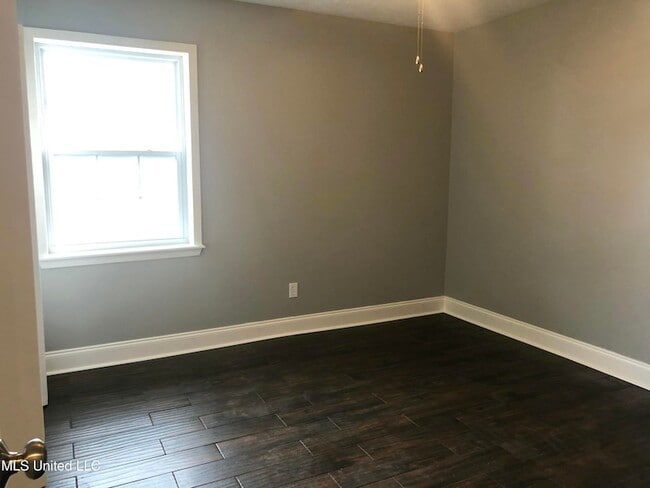 Building Photo - 47 Woodgate Dr