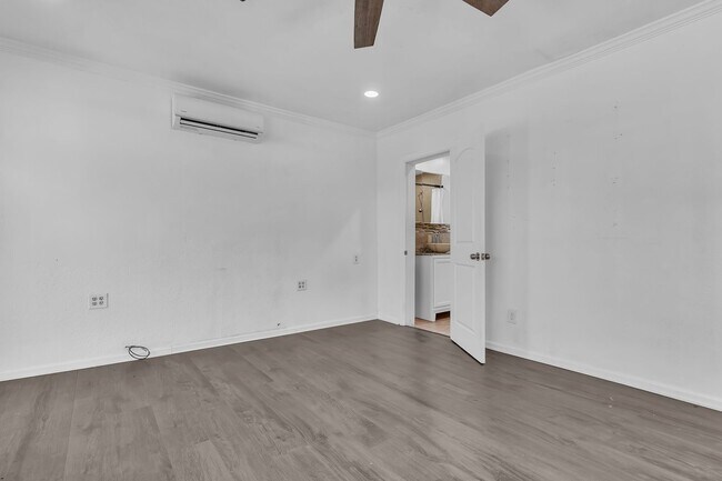 Building Photo - 5246 N Gareloch Ave