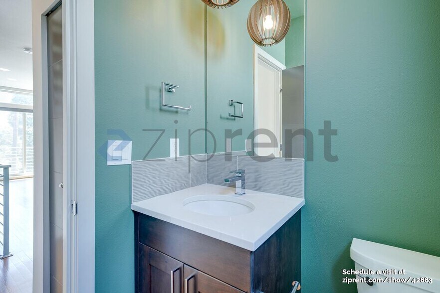 Building Photo - 3835 Gilman Ave W