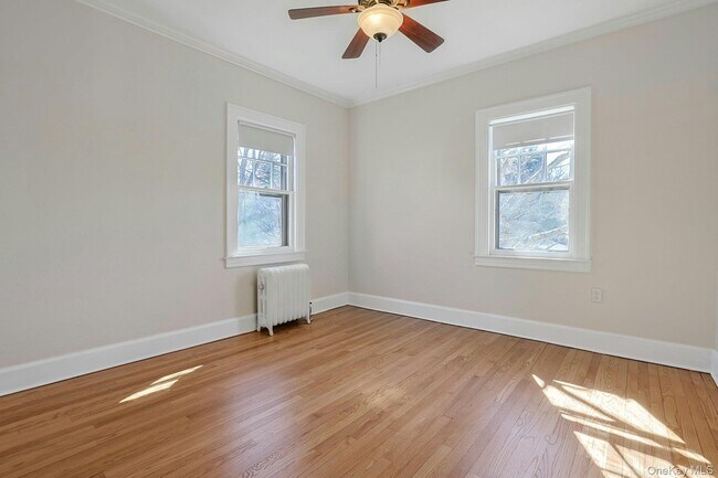 Building Photo - 10 Robins Rd