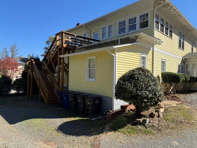 Building Photo - 1533 W Northwest Blvd