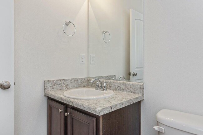 Building Photo - 173 Iron Horse Dr W