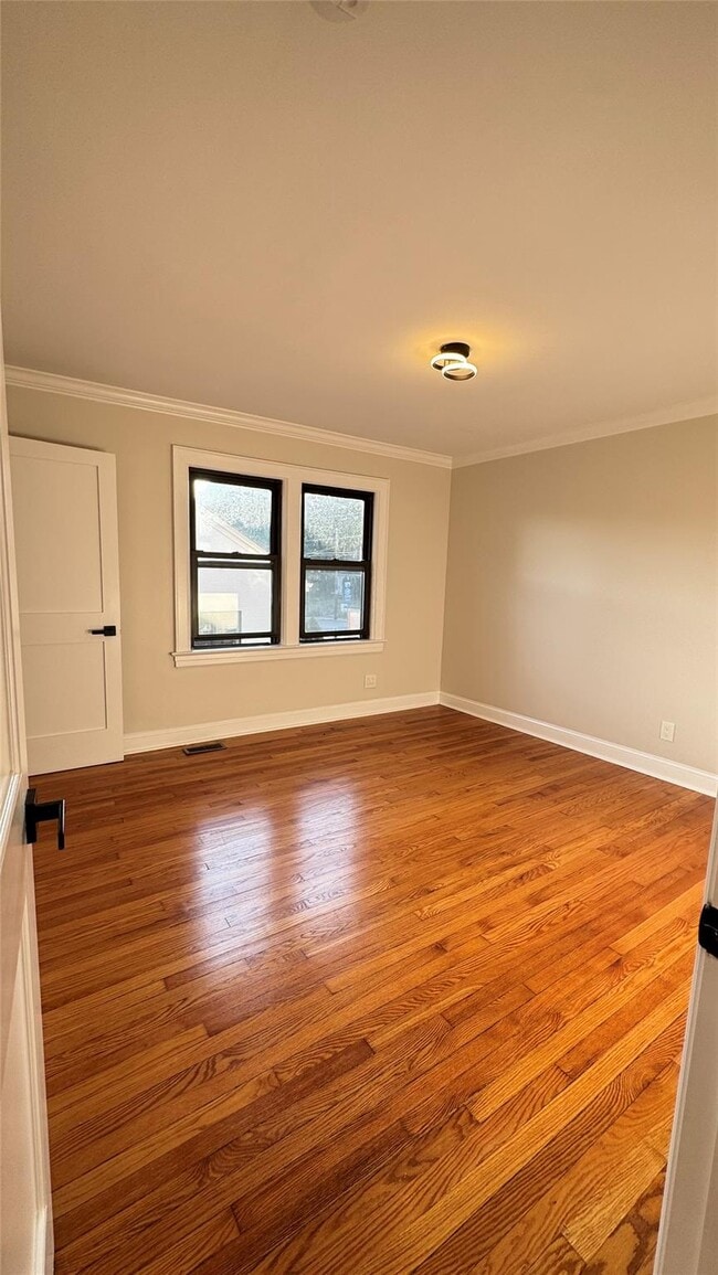 Building Photo - 504 Ashford Ave