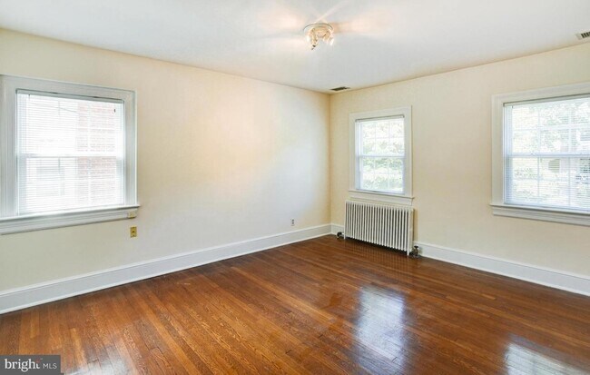 Building Photo - 4633 Asbury Pl NW