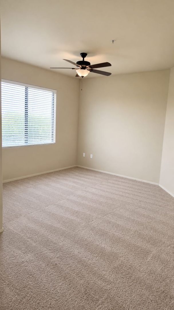 Building Photo - Beautiful Mountain view 1 Bed 1 Bath Condominium!