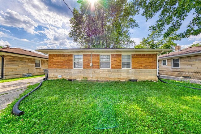 Building Photo - 3325 N Riley Ave