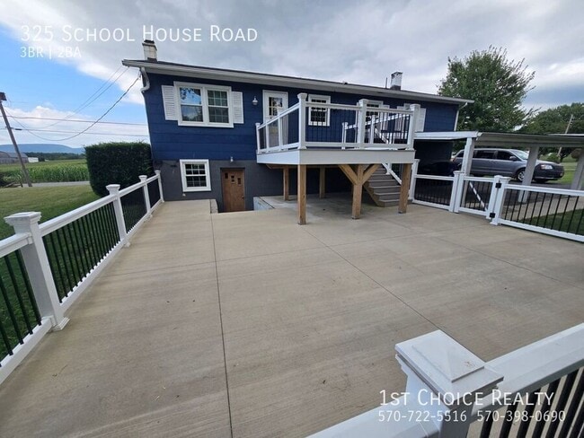 Building Photo - 325 Schoolhouse Rd