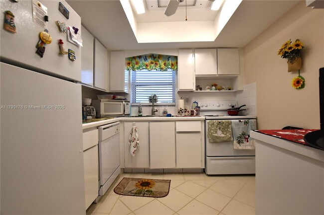 Building Photo - 2515 Emory Dr W