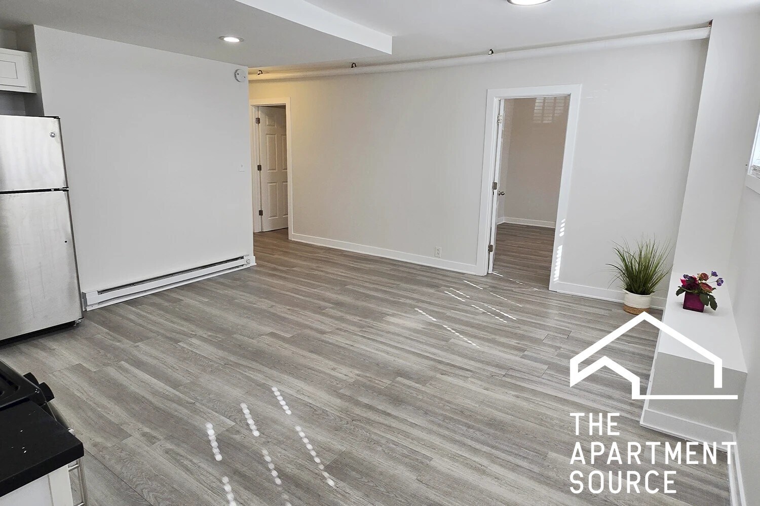 Building Photo - 732 W Roscoe St