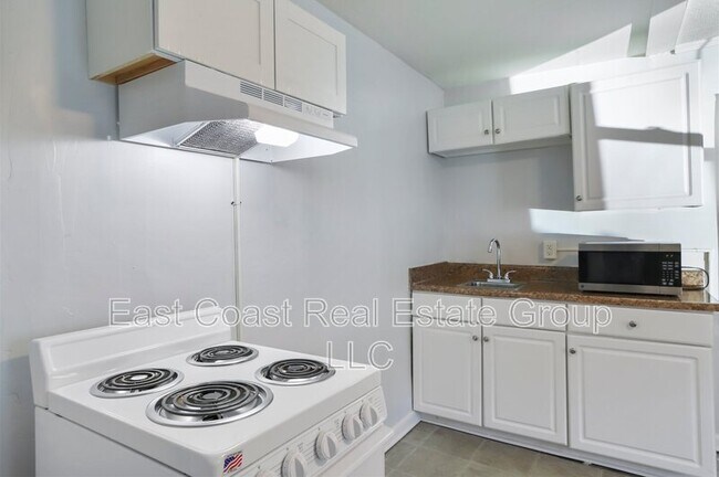 Building Photo - 13628 Pennsylvania Ave