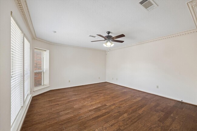 Building Photo - 6511 Pauma Dr