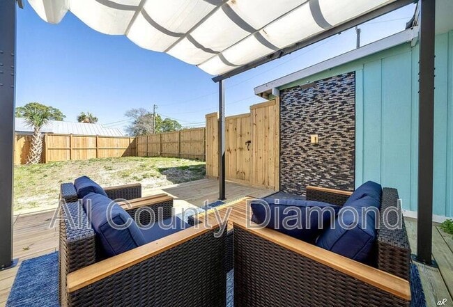 Building Photo - 7308 Sunset Ave