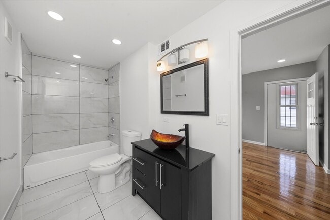 Building Photo - 3343 W 59th Pl