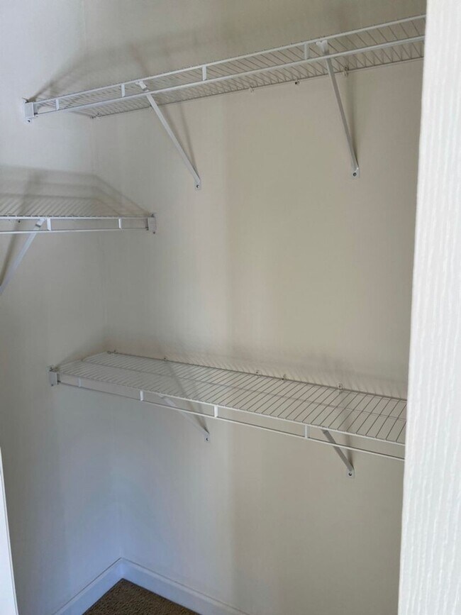 Building Photo - Walk To Shop and Dining - Fantastic North Charlotte Location