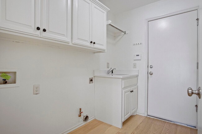 Building Photo - 2708 NW 170th Terrace