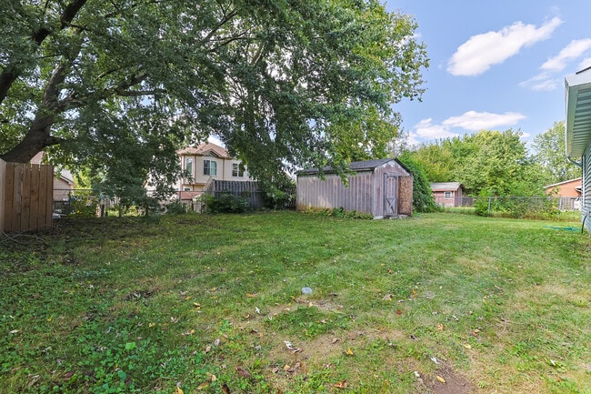 Building Photo - 1064 Crestwood Ln
