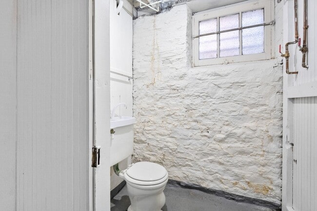 Building Photo - Home on the Range