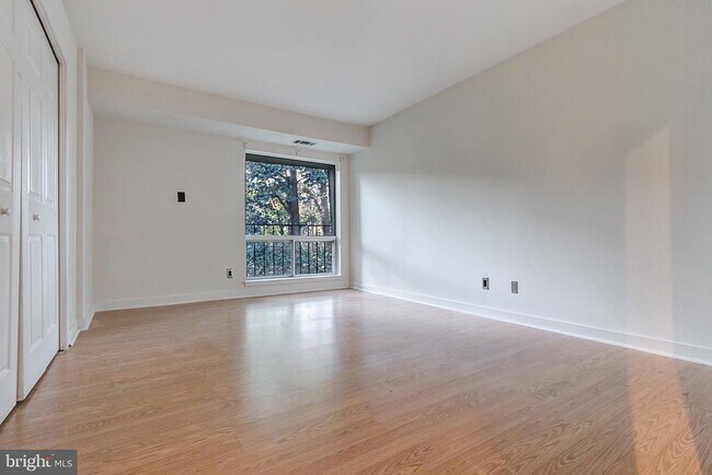 Building Photo - 11600 Vantage Hill Rd