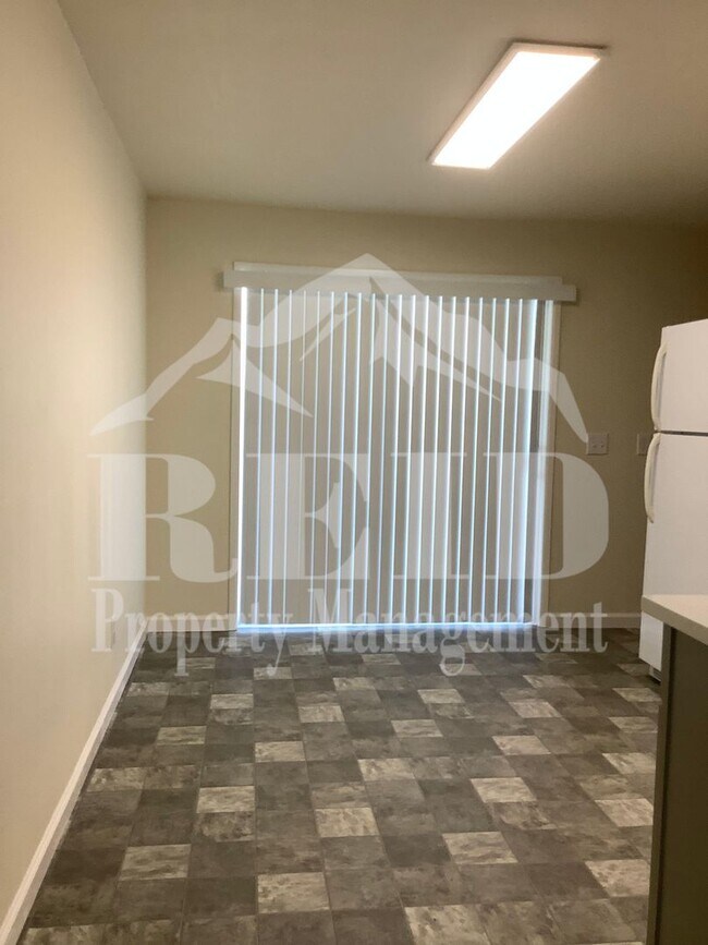Building Photo - 1054 Callahan Dr