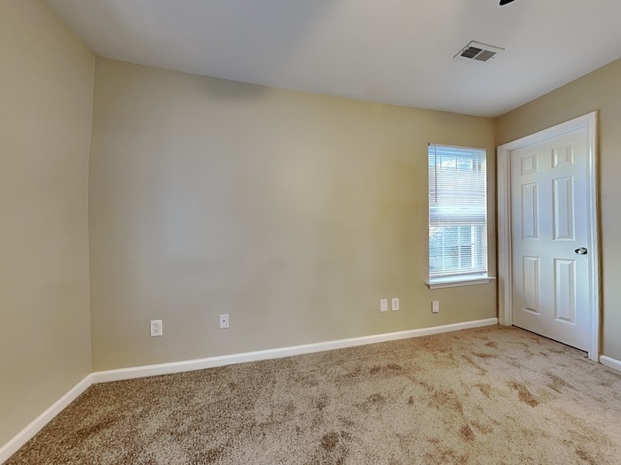 Building Photo - 2312 Juniper Dr