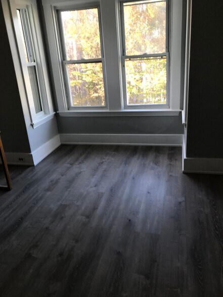 Building Photo - 10 Taunton St