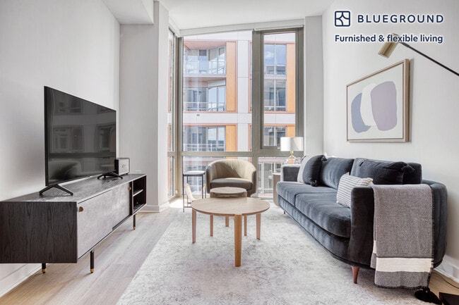 Building Photo - 2121 1st St SW