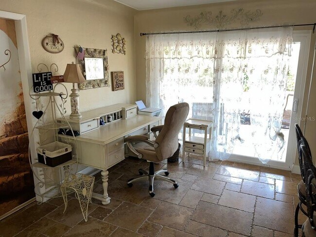 Building Photo - 2130 E Vina Del Mar Blvd