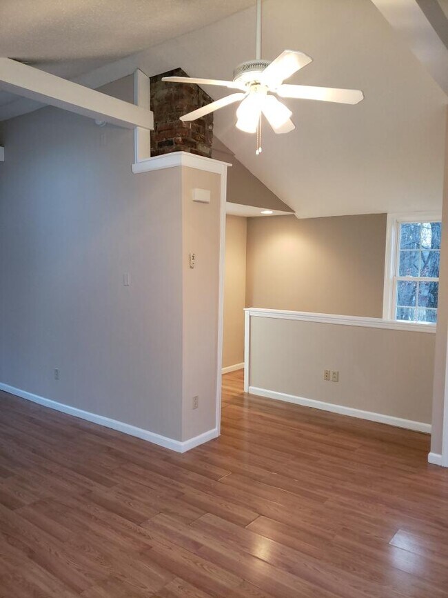 Building Photo - 506 Stafford Rd