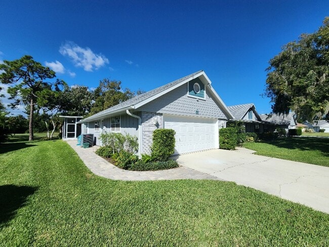 Building Photo - Gorgeous Hidden Lakes 3/2/2 Home
