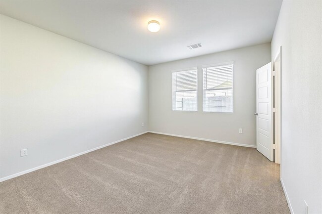 Building Photo - 342 Jade St