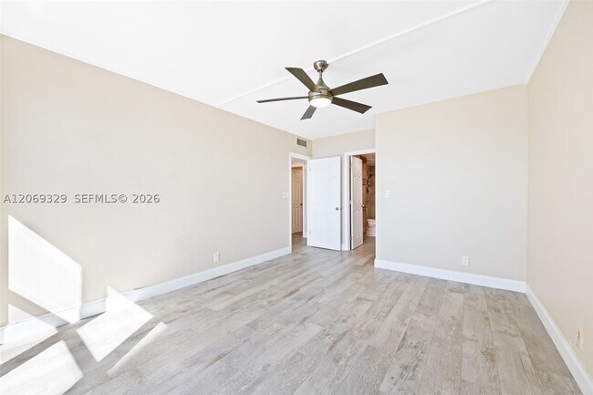 Building Photo - 3700 Galt Ocean Dr