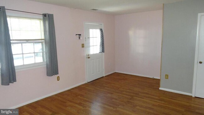 Building Photo - 1628 Fort Fisher Ct