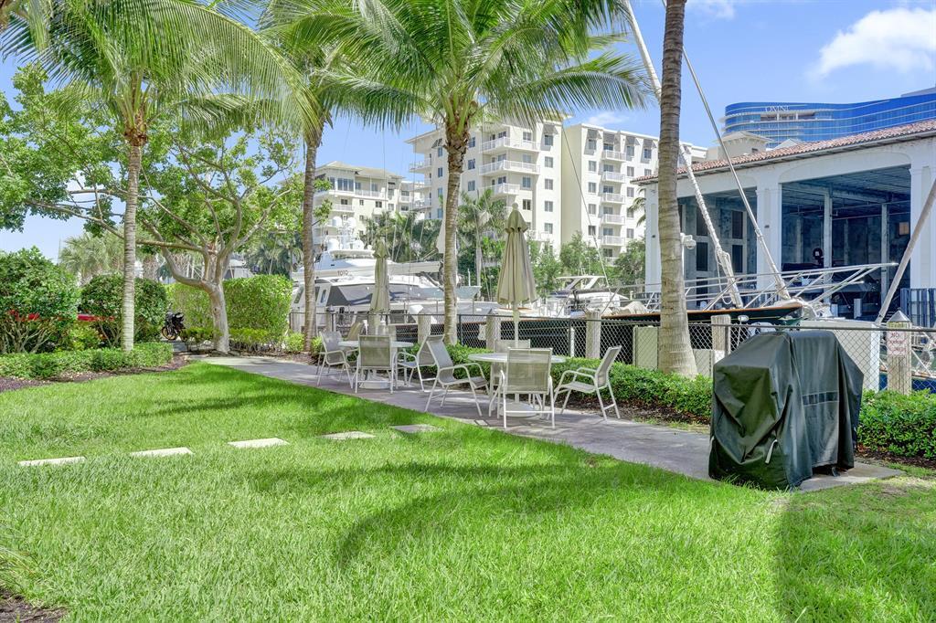 Building Photo - 1600 SE 15th St