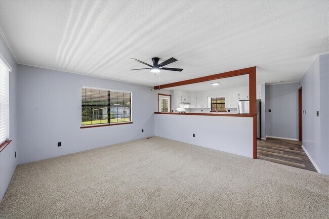 Building Photo - 250 Goodfield Creek Rd