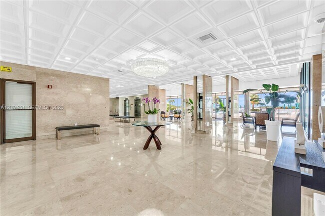 Building Photo - 300 Bayview Dr