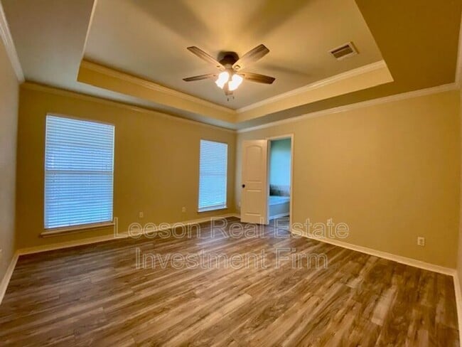 Building Photo - 123 Foxchase Dr